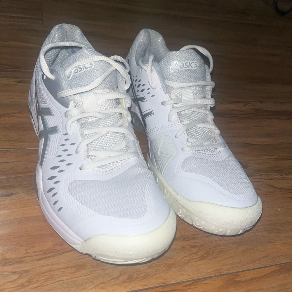 ASICS - Picture 2 of 5